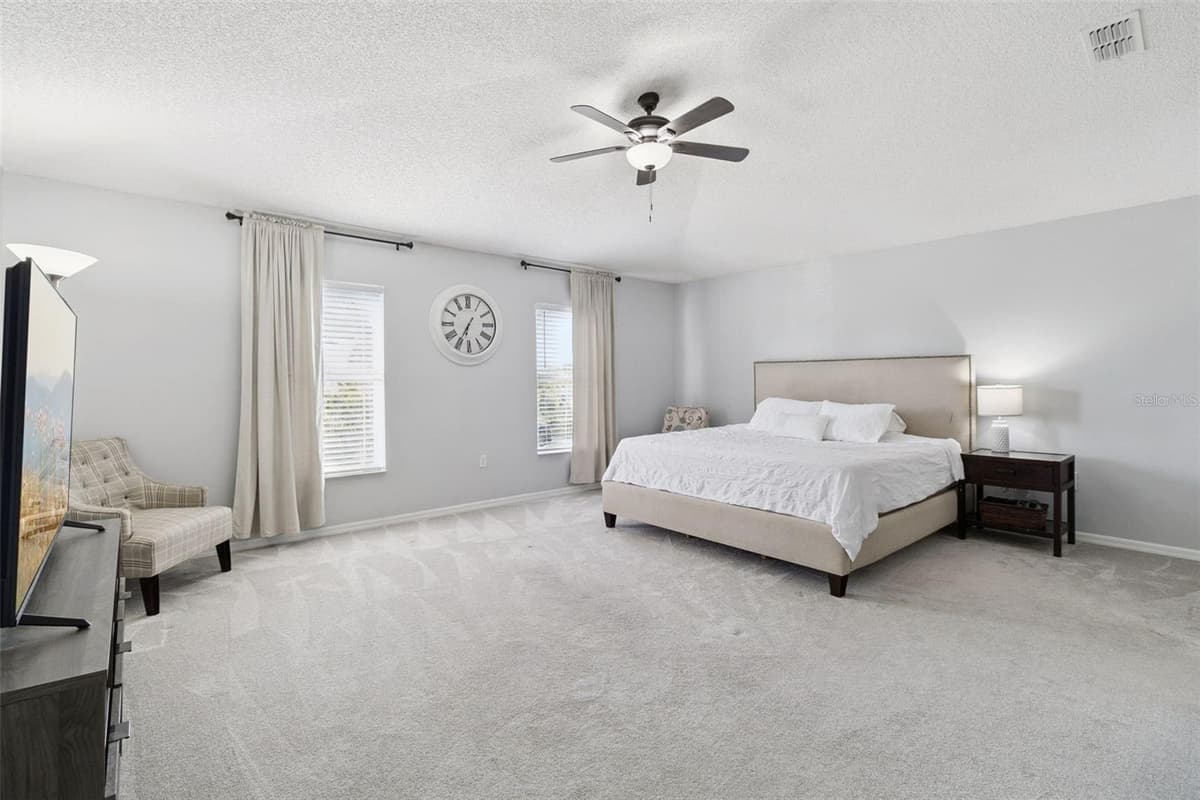 4981 SPINET DRIVE — photo 17 of 49