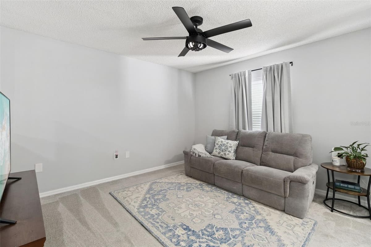 4981 SPINET DRIVE — photo 16 of 49