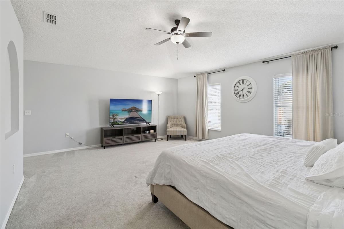 4981 SPINET DRIVE — photo 19 of 49