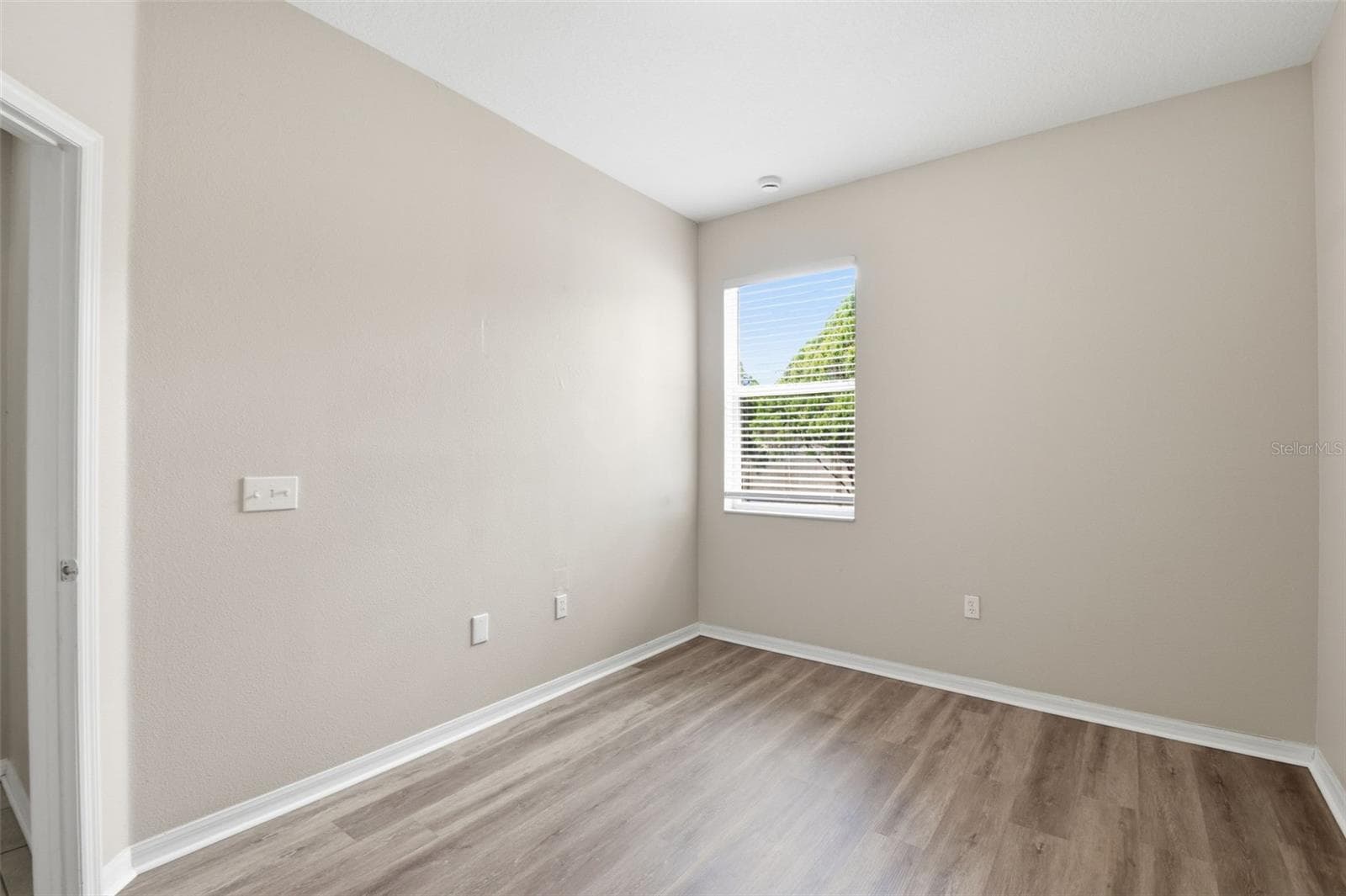 427 FERN GULLEY DRIVE — photo 28 of 51