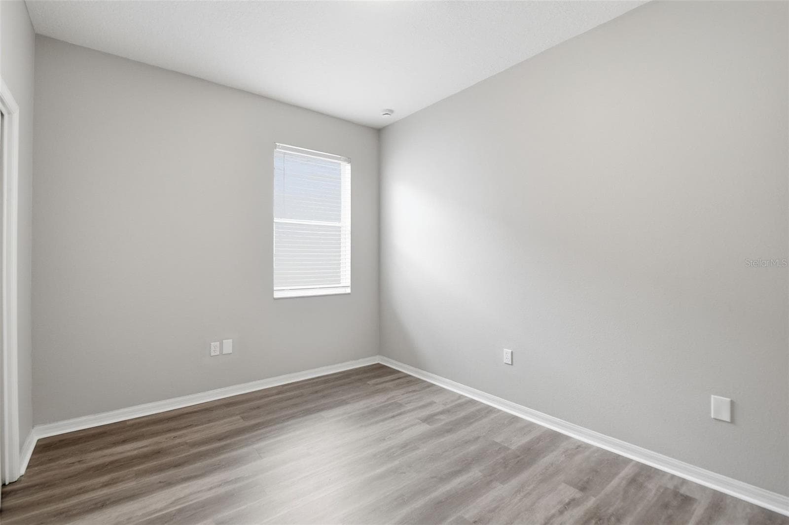 427 FERN GULLEY DRIVE — photo 35 of 51