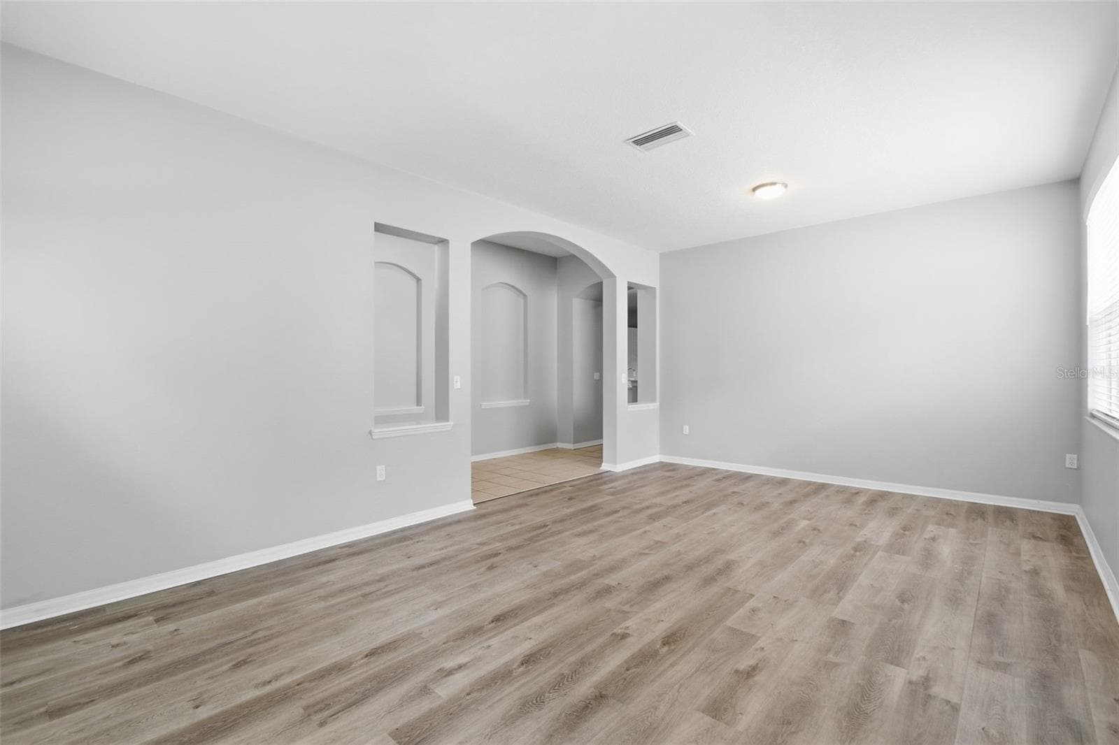 427 FERN GULLEY DRIVE — photo 37 of 51
