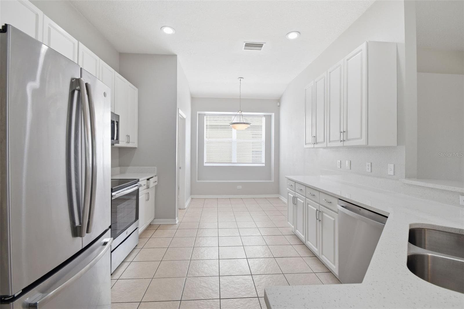 427 FERN GULLEY DRIVE — photo 14 of 51
