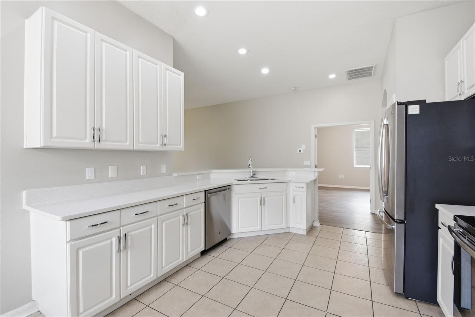 427 FERN GULLEY DRIVE — photo 17 of 51