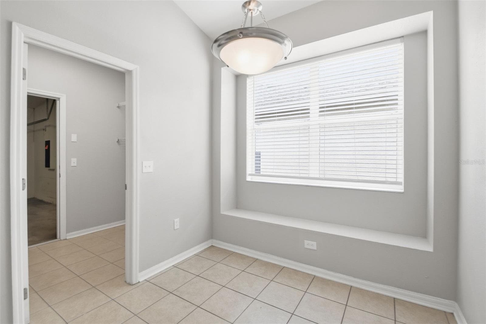 427 FERN GULLEY DRIVE — photo 21 of 51