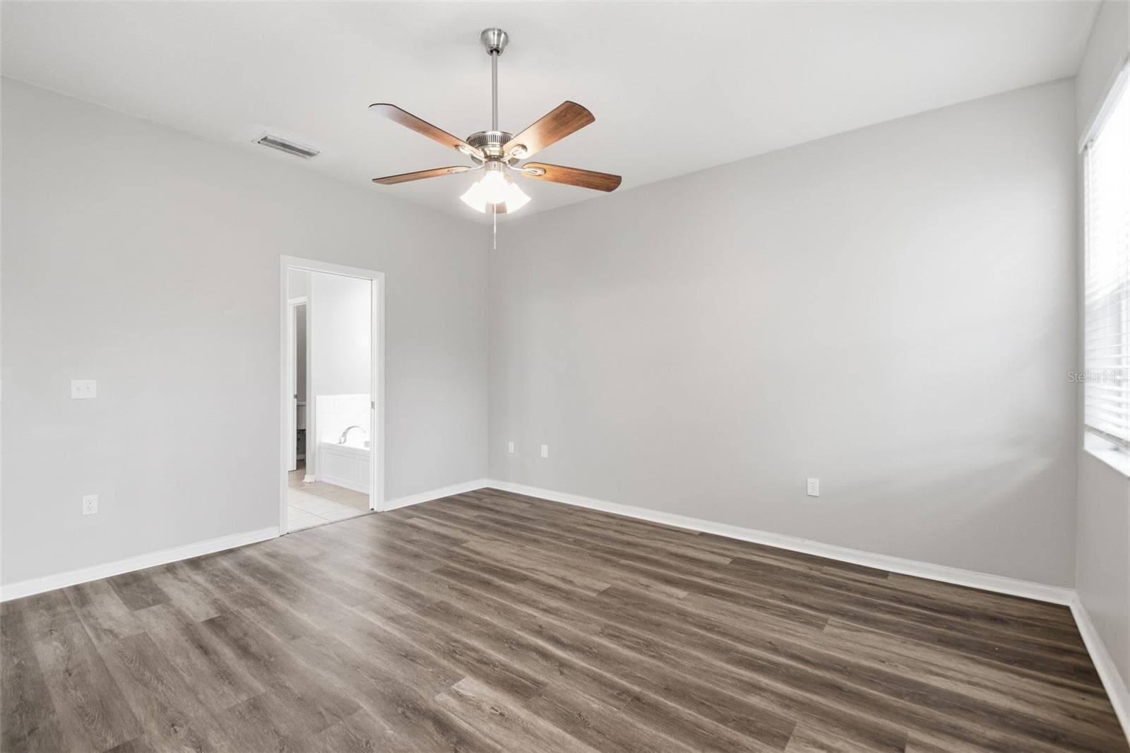 427 FERN GULLEY DRIVE — photo 26 of 51