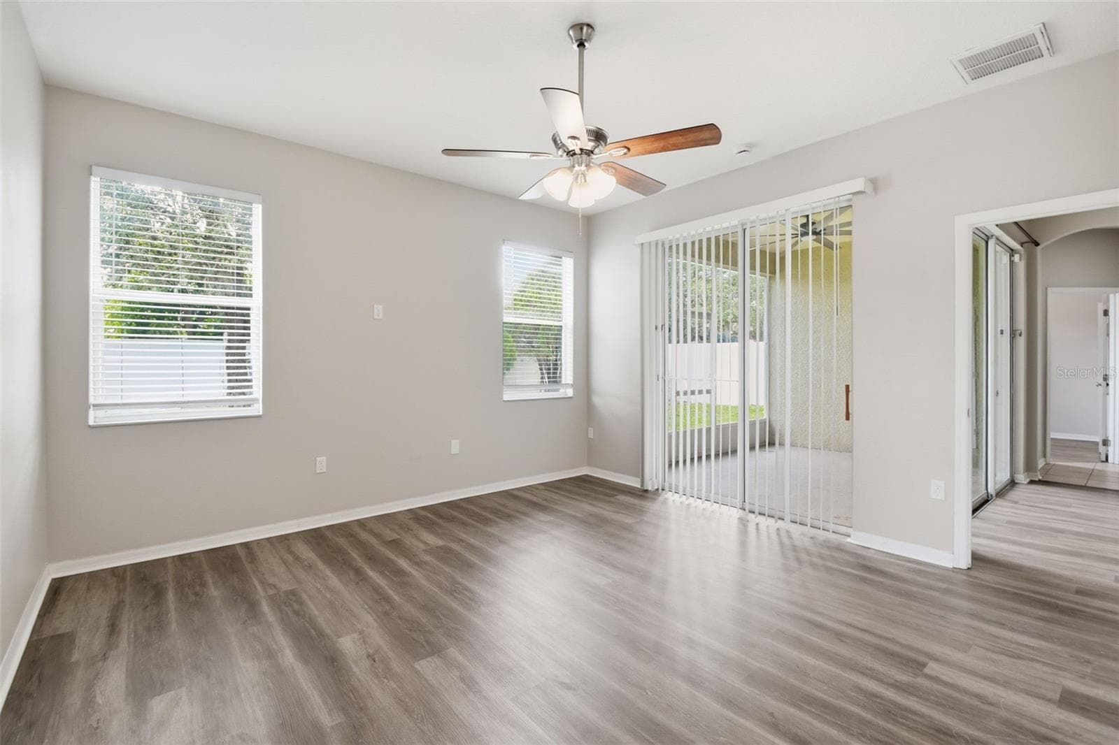 427 FERN GULLEY DRIVE — photo 24 of 51