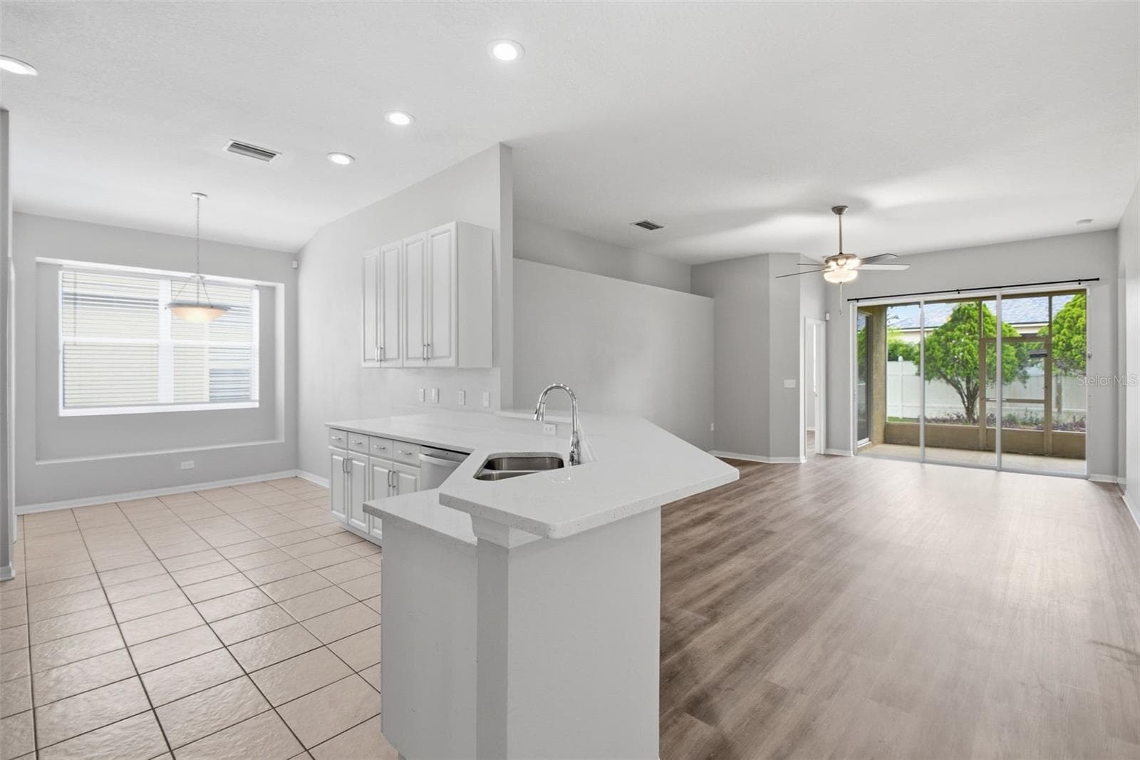 427 FERN GULLEY DRIVE — photo 11 of 51