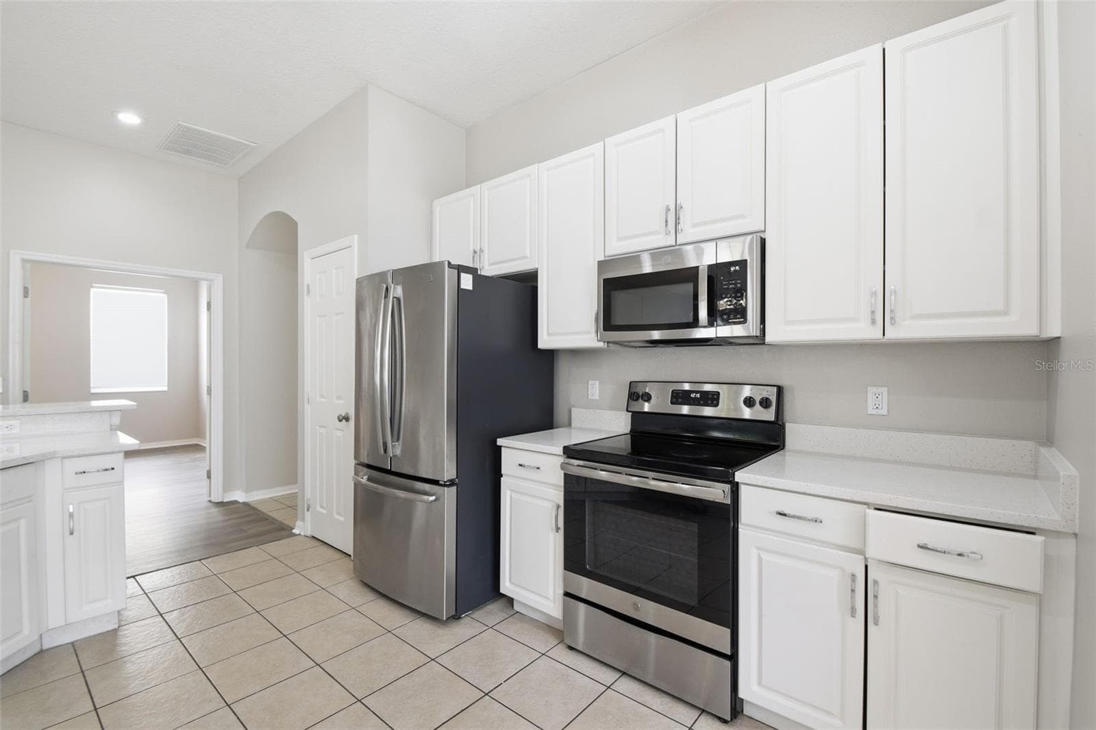 427 FERN GULLEY DRIVE — photo 15 of 51