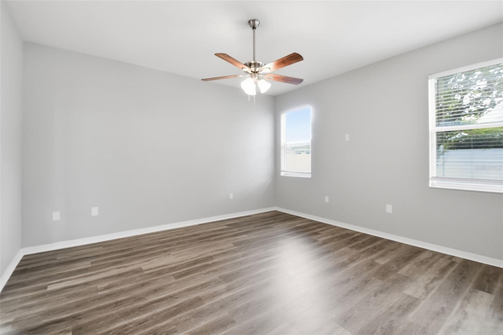 427 FERN GULLEY DRIVE — photo 23 of 51