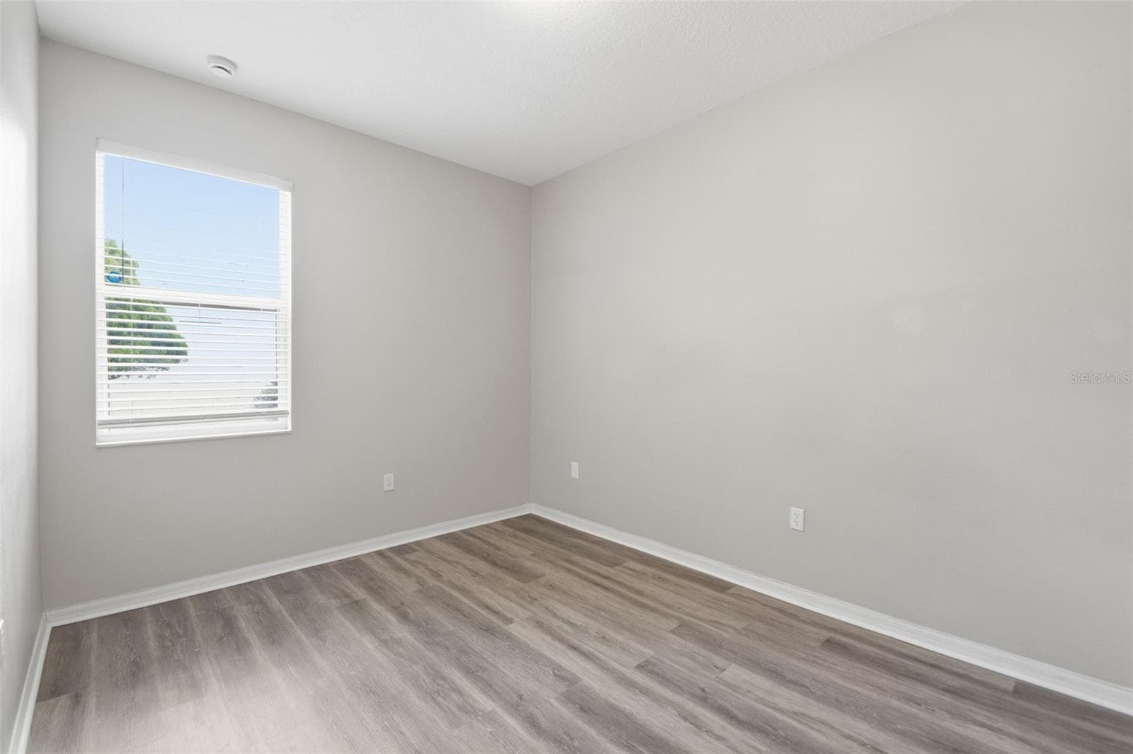 427 FERN GULLEY DRIVE — photo 27 of 51