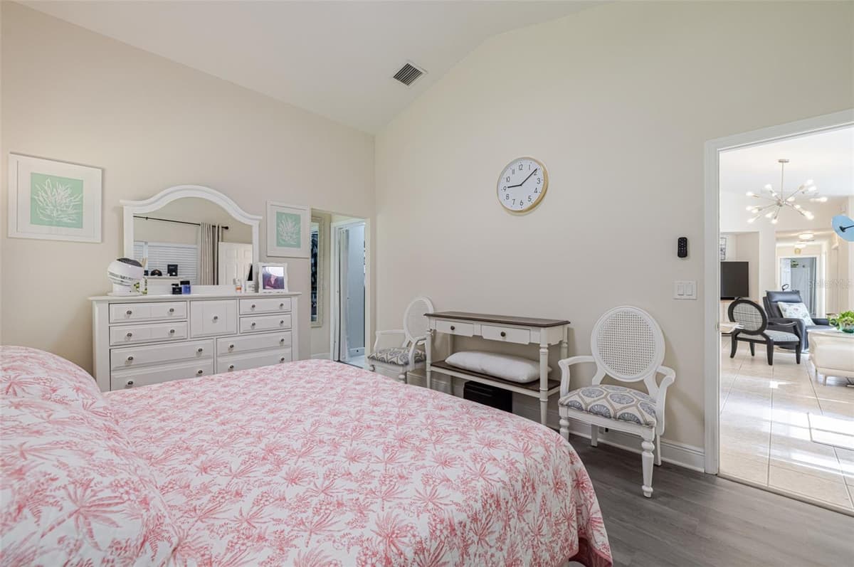 2305 SUMMERSWEET DRIVE — photo 8 of 48