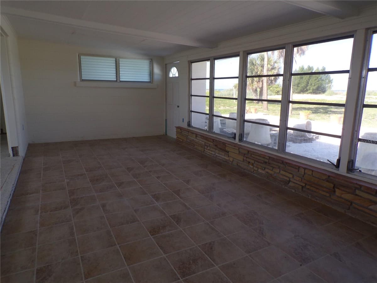 1124 SUNSET DRIVE — photo 19 of 31