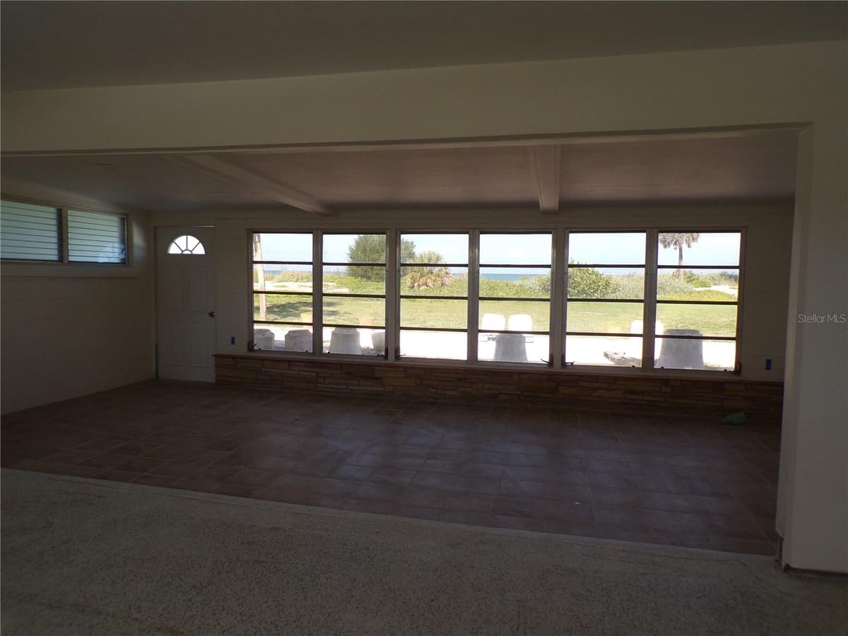 1124 SUNSET DRIVE — photo 9 of 31