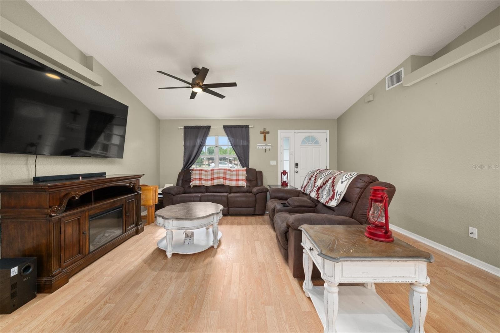 2630 GRESHAM STREET — photo 14 of 56