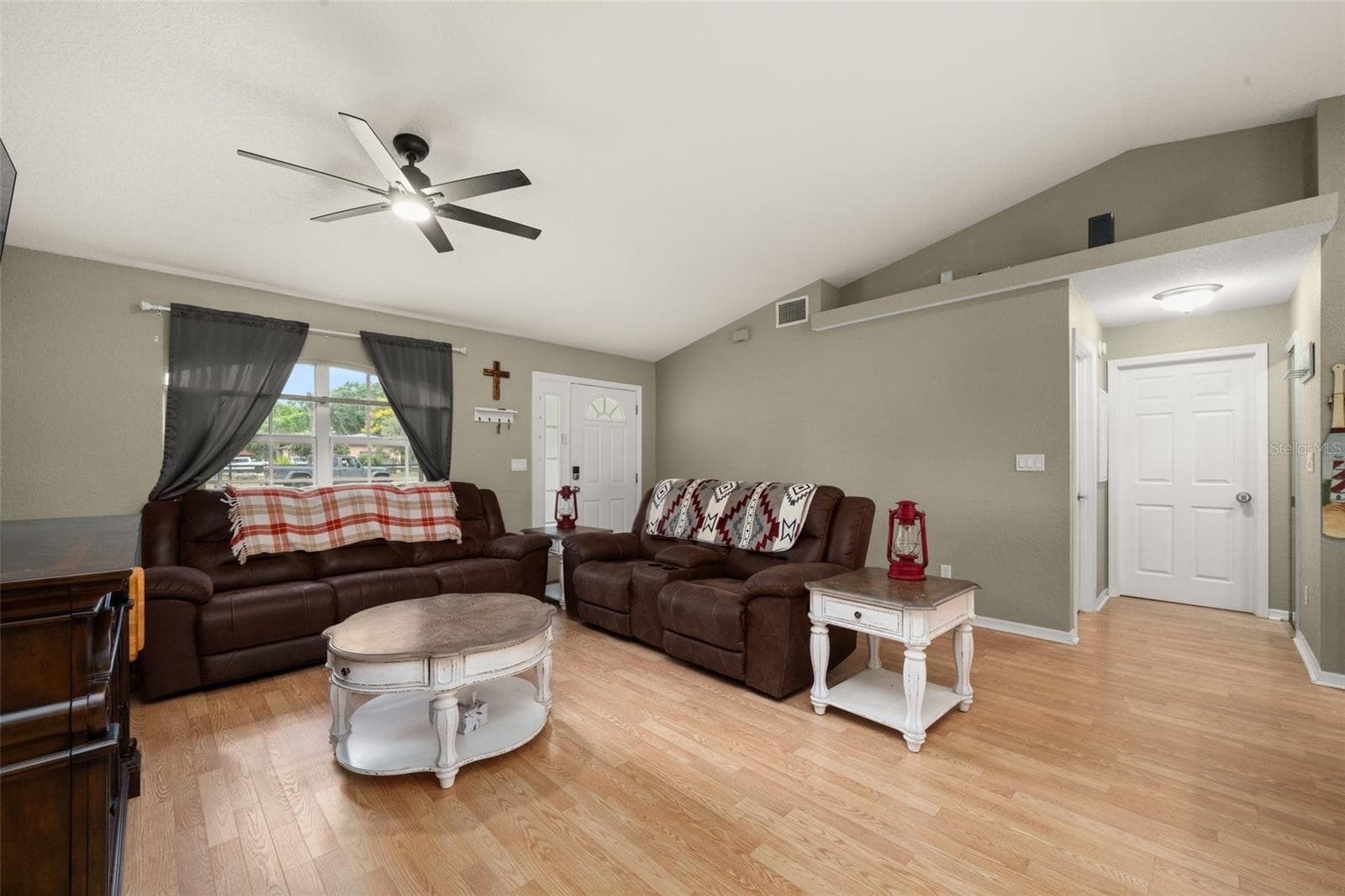 2630 GRESHAM STREET — photo 18 of 56
