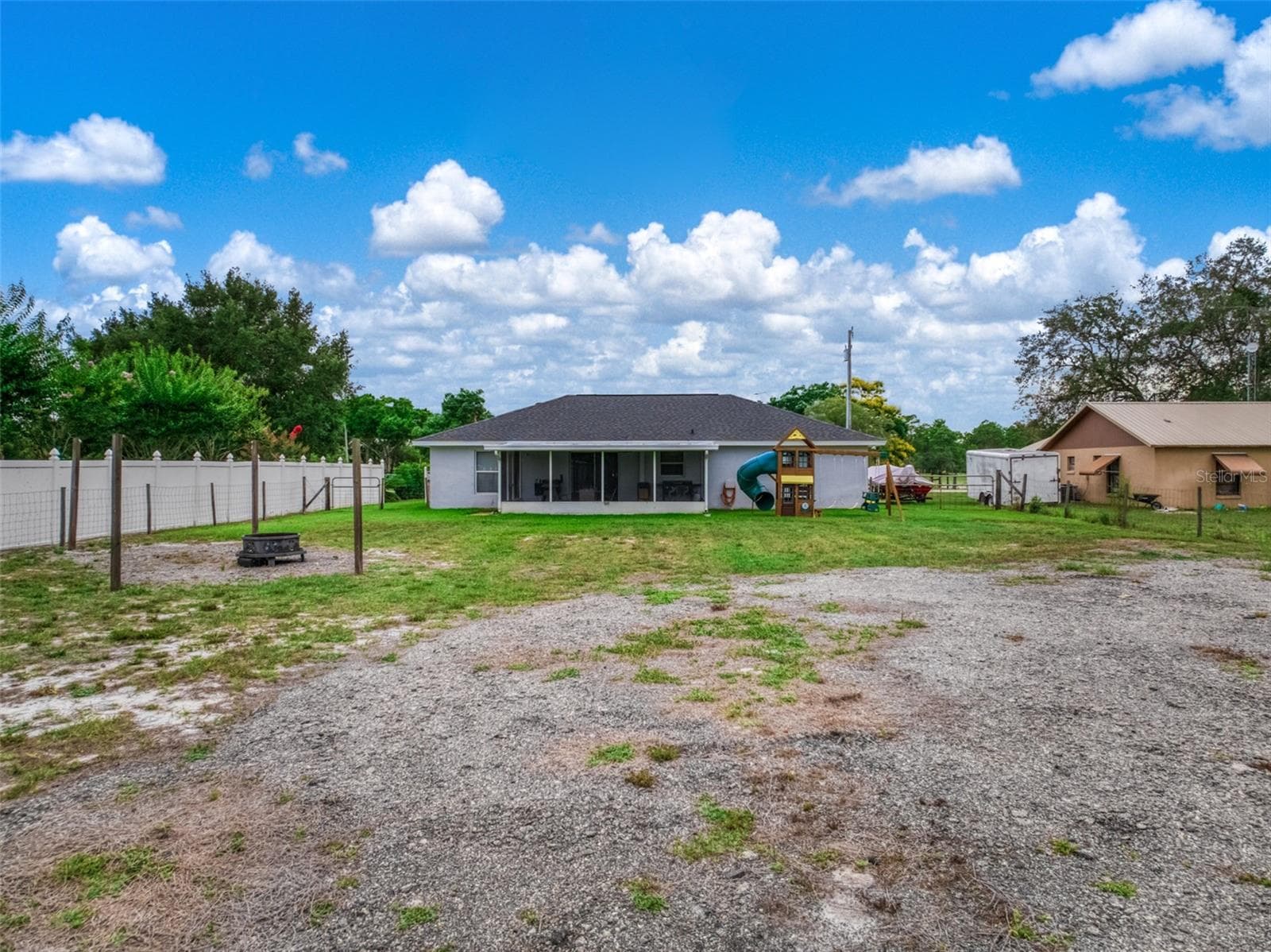 2630 GRESHAM STREET — photo 43 of 56