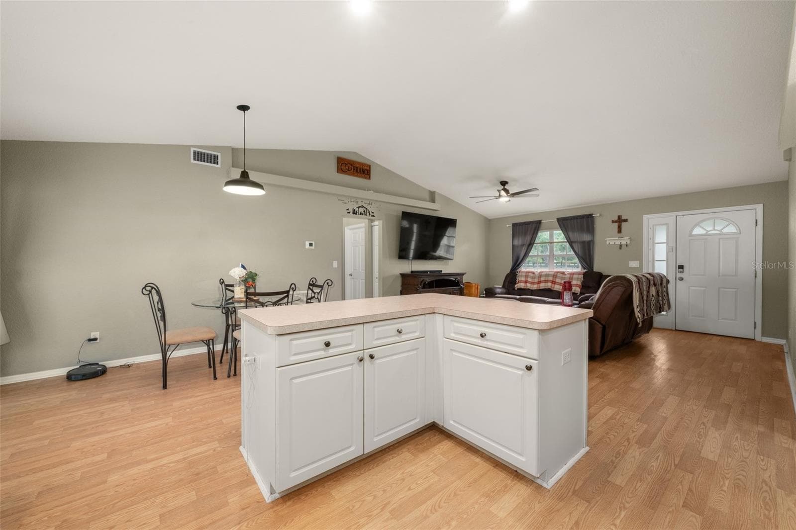 2630 GRESHAM STREET — photo 12 of 56