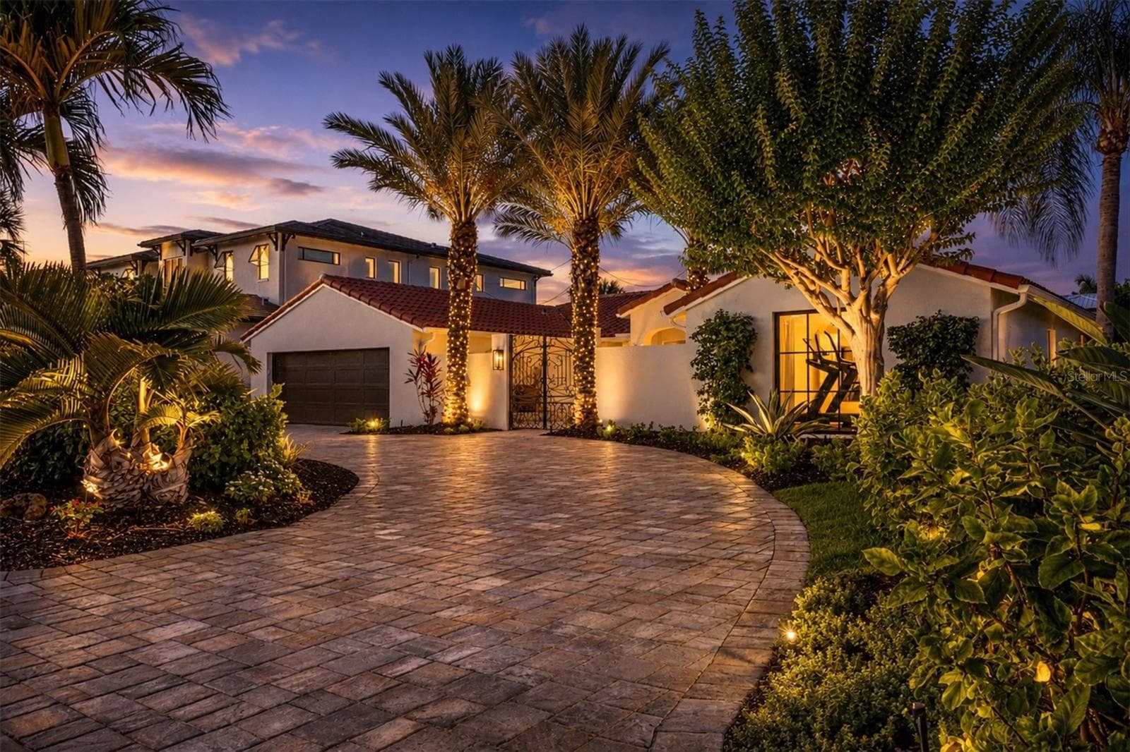 465 ROYAL FLAMINGO DRIVE — photo 10 of 93