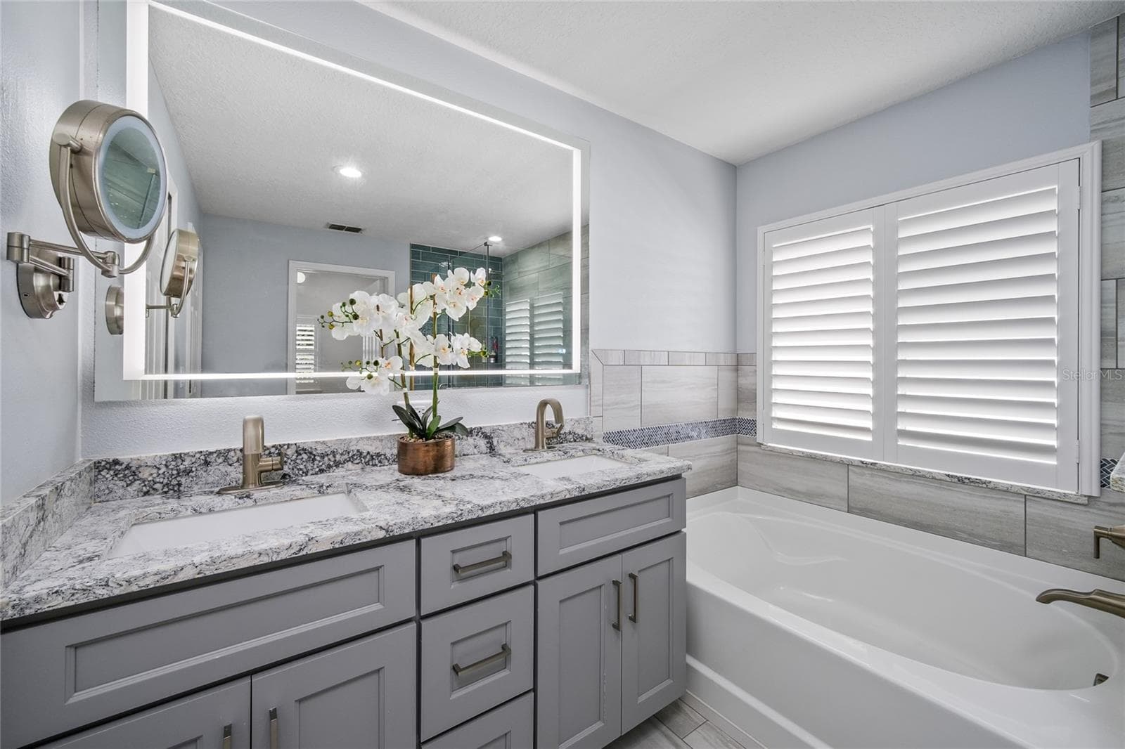 13220 ROYAL GEORGE AVENUE — photo 16 of 48