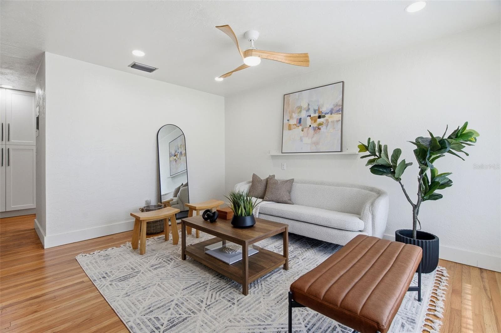 832 THALIA DRIVE — photo 4 of 21