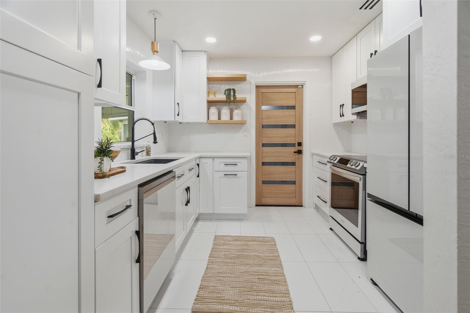 832 THALIA DRIVE — photo 7 of 21