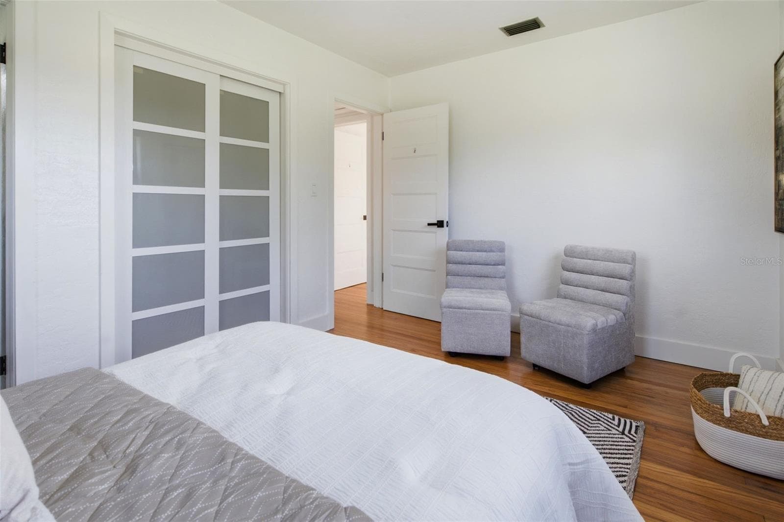 832 THALIA DRIVE — photo 9 of 21