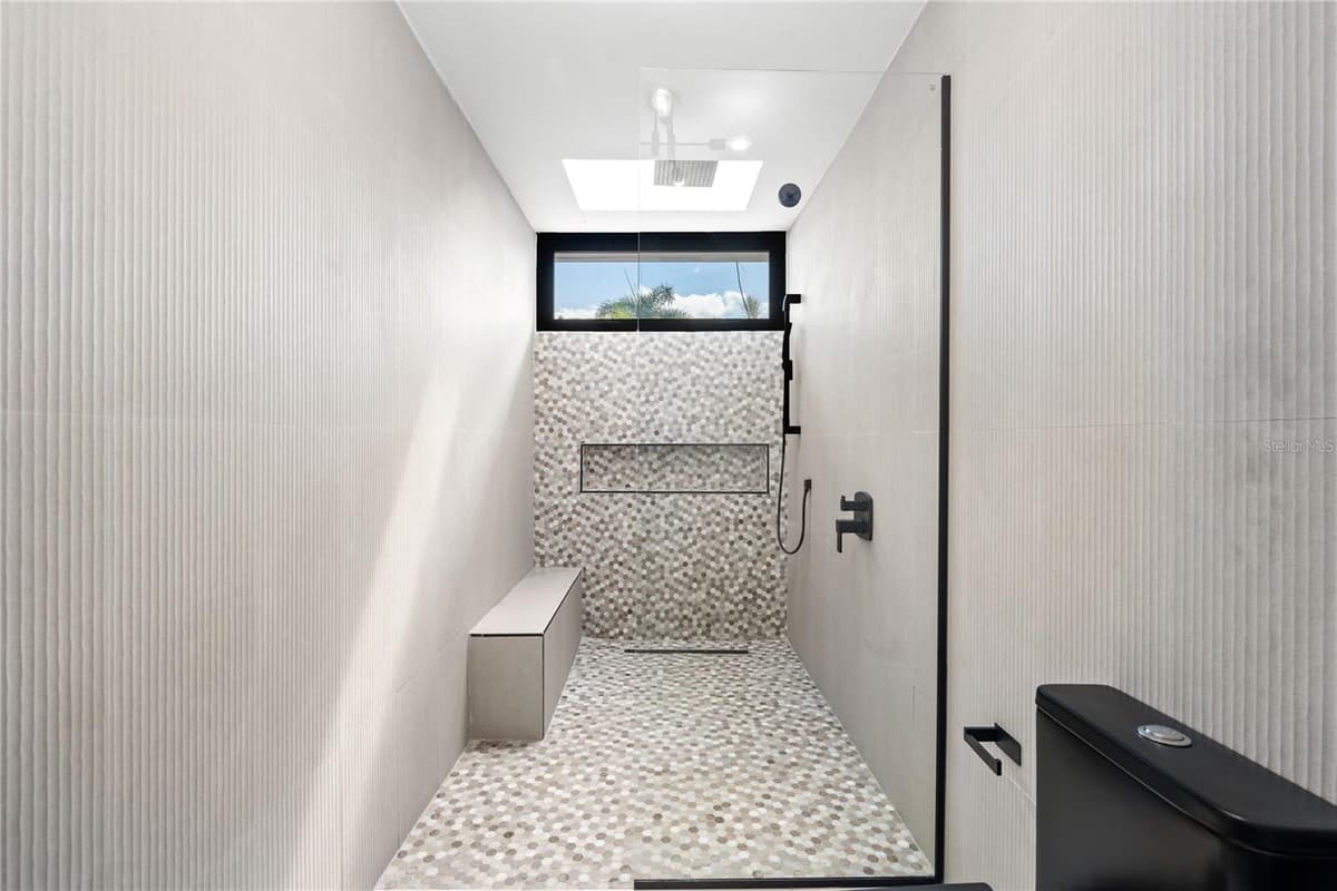 58 C — photo 14 of 14