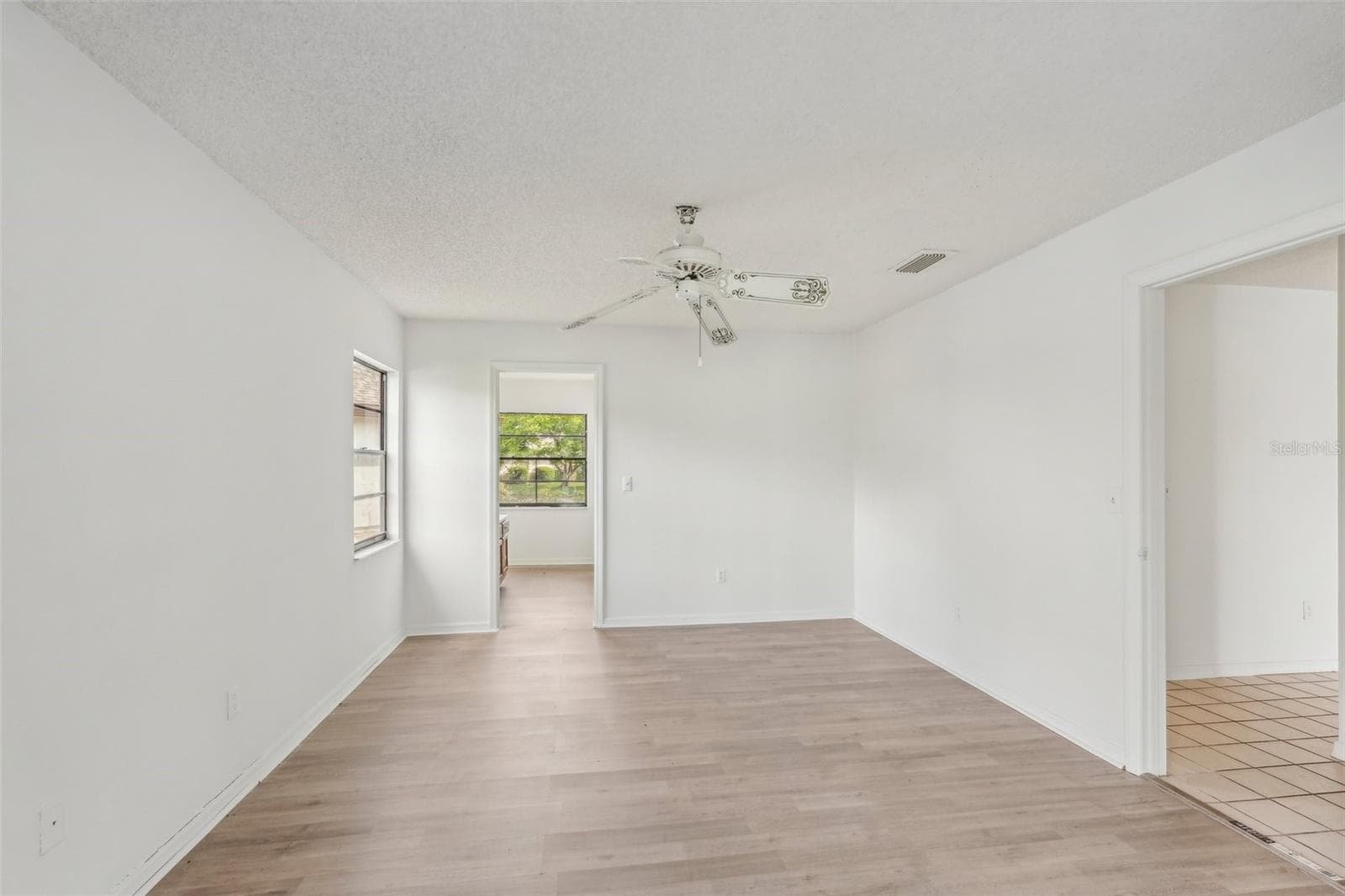 1613 COMFY COURT — photo 7 of 50