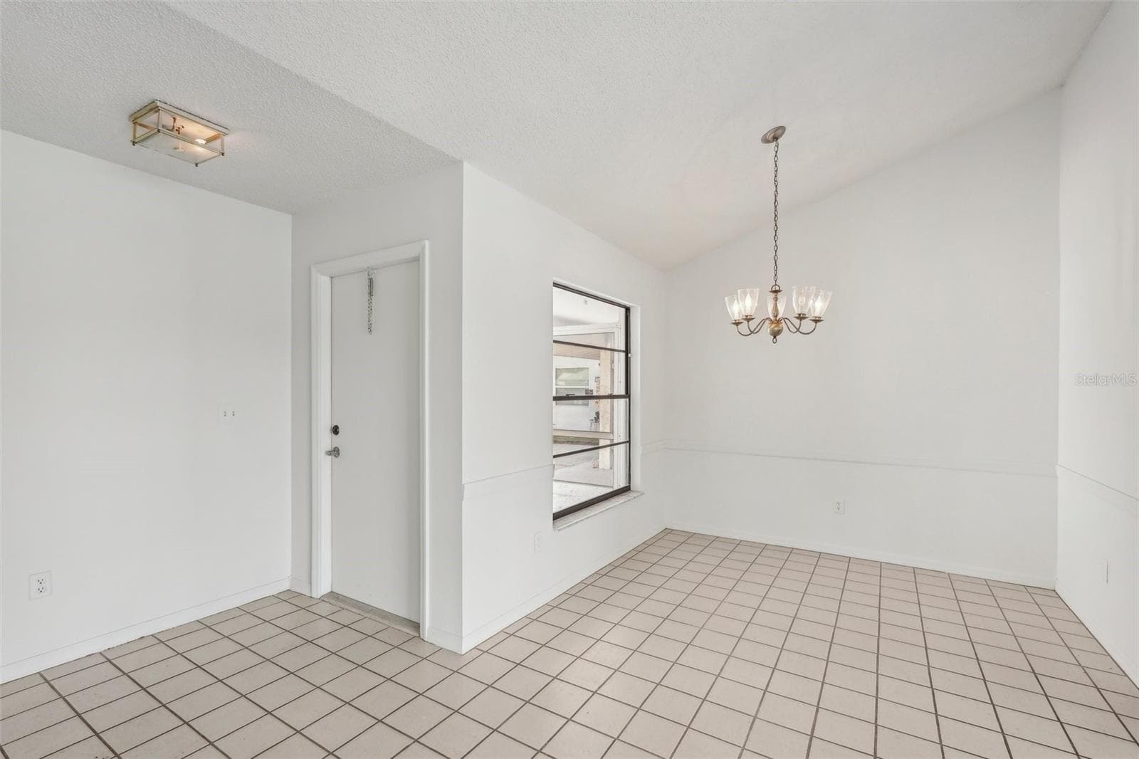 1613 COMFY COURT — photo 11 of 50