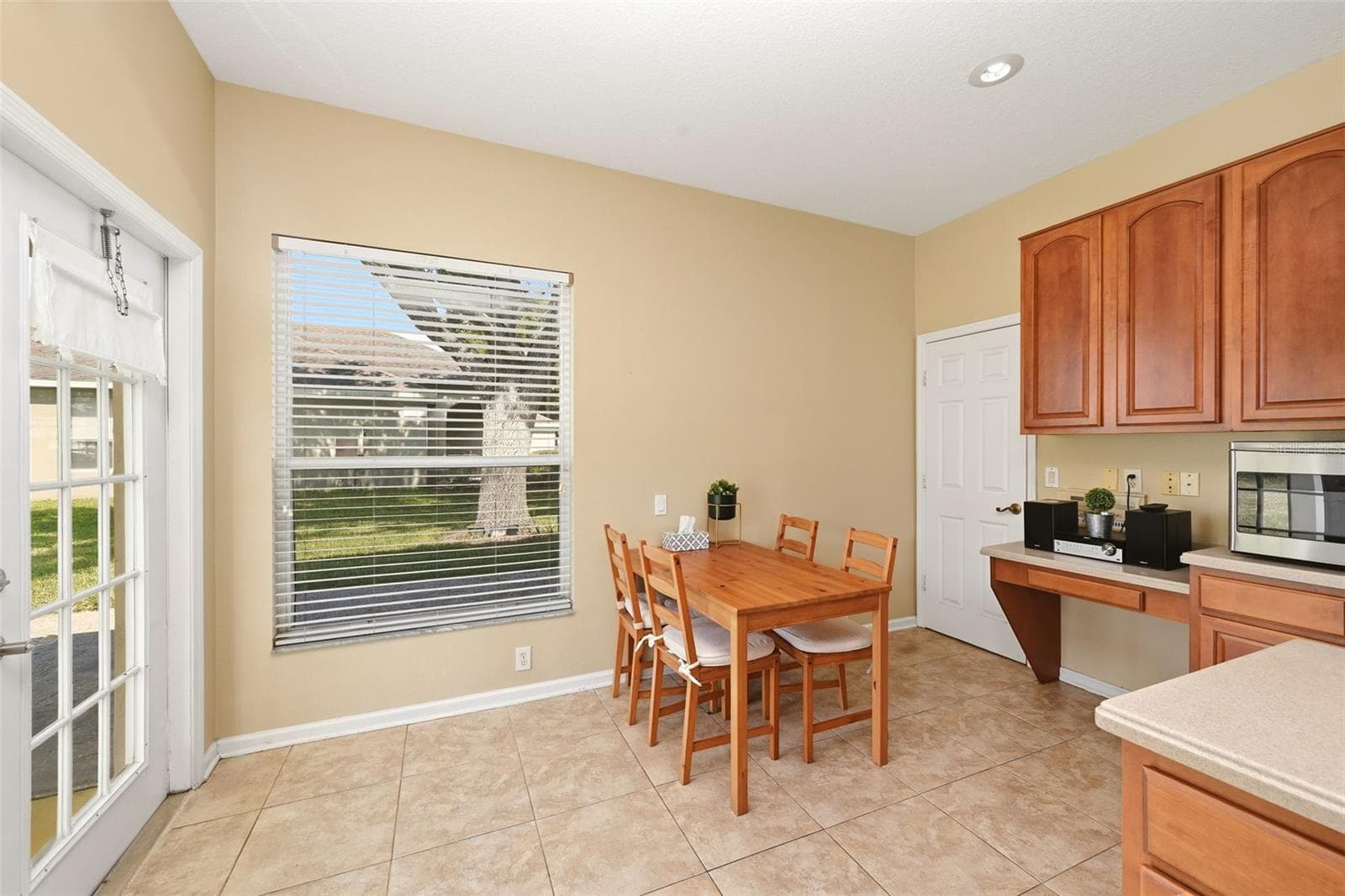 936 KINGSRIDGE CIRCLE — photo 19 of 51