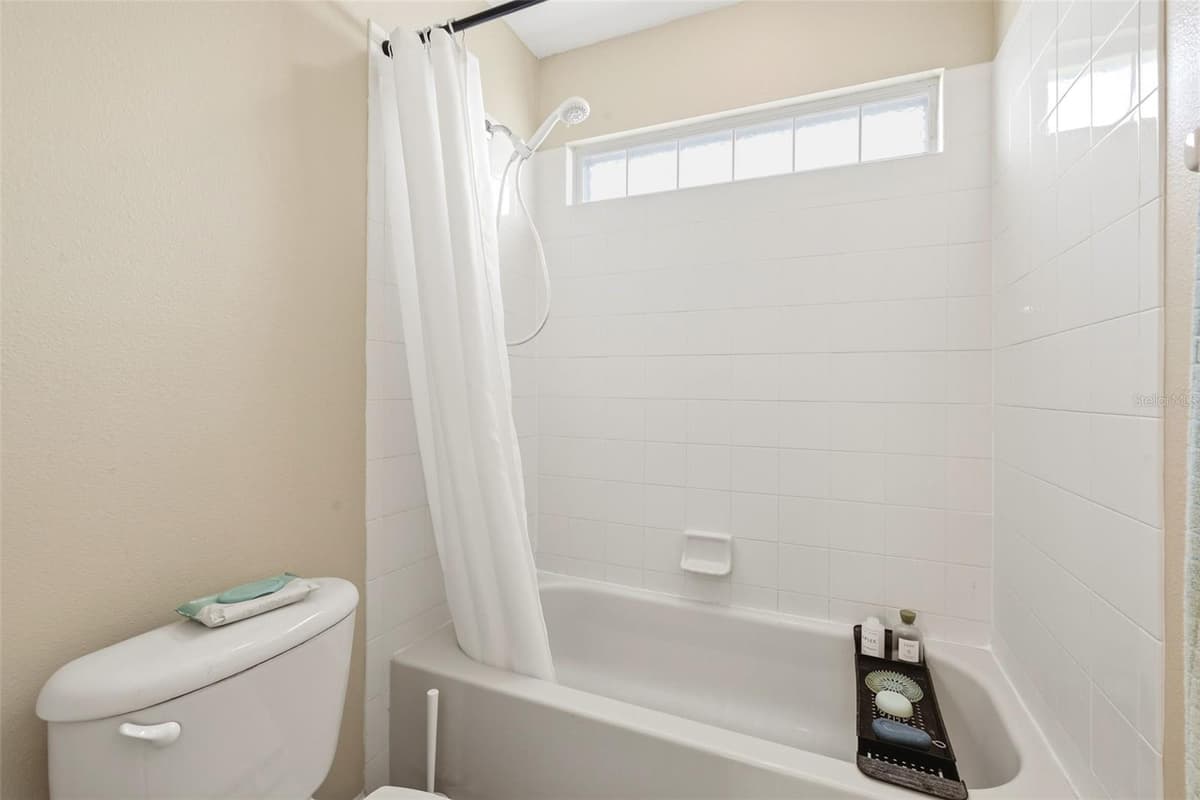 936 KINGSRIDGE CIRCLE — photo 45 of 51