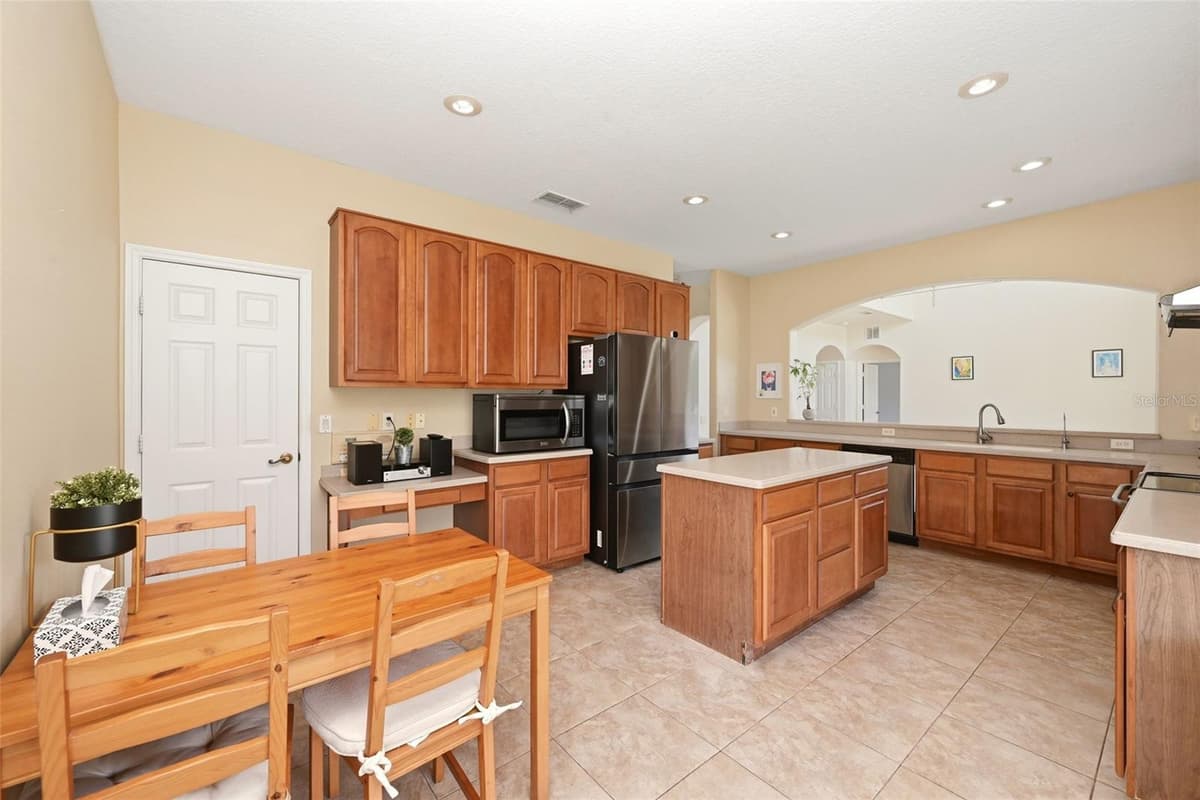 936 KINGSRIDGE CIRCLE — photo 44 of 51