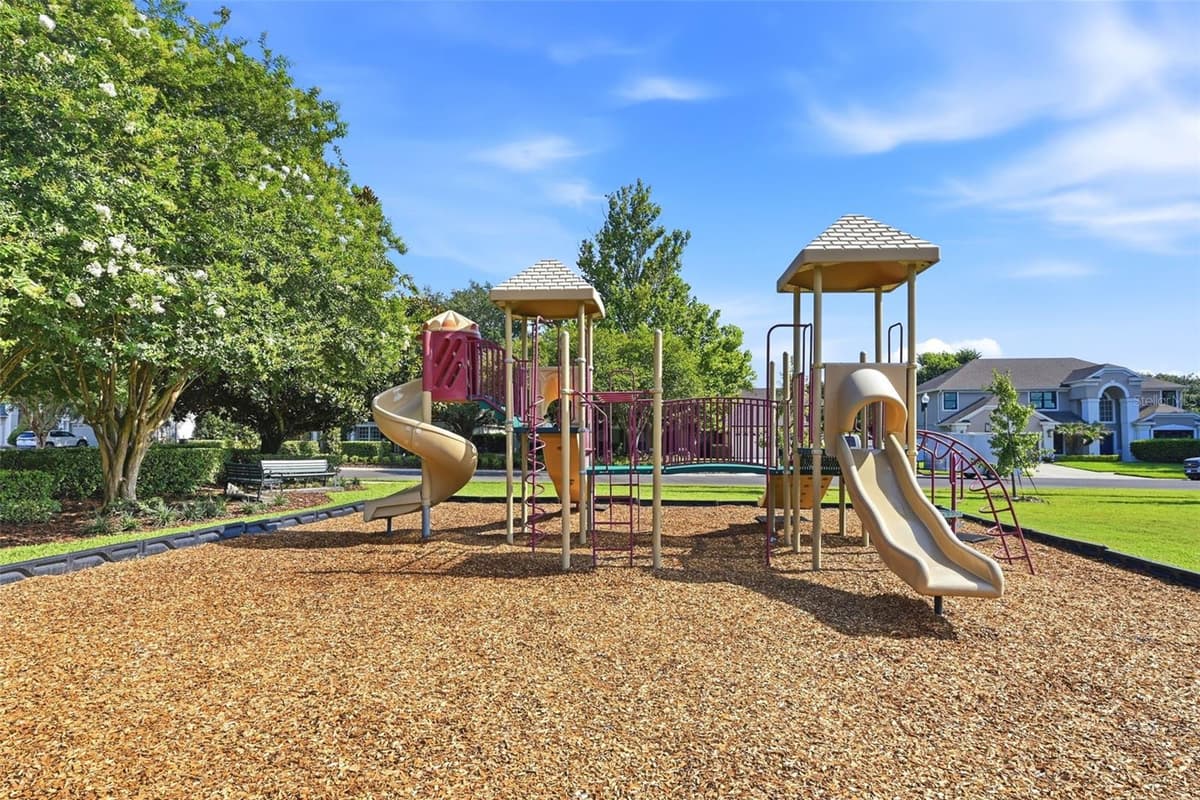 936 KINGSRIDGE CIRCLE — photo 50 of 51