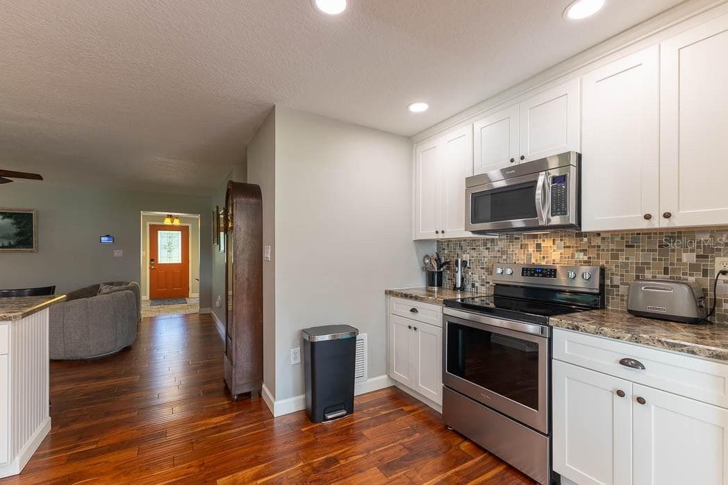 210 WESTLAKE DRIVE — photo 10 of 57