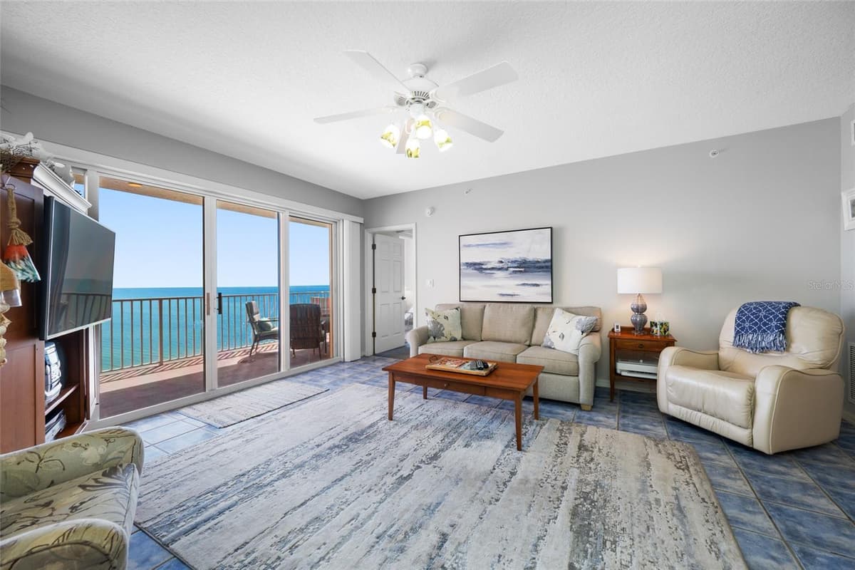16550 GULF BOULEVARD — photo 10 of 39