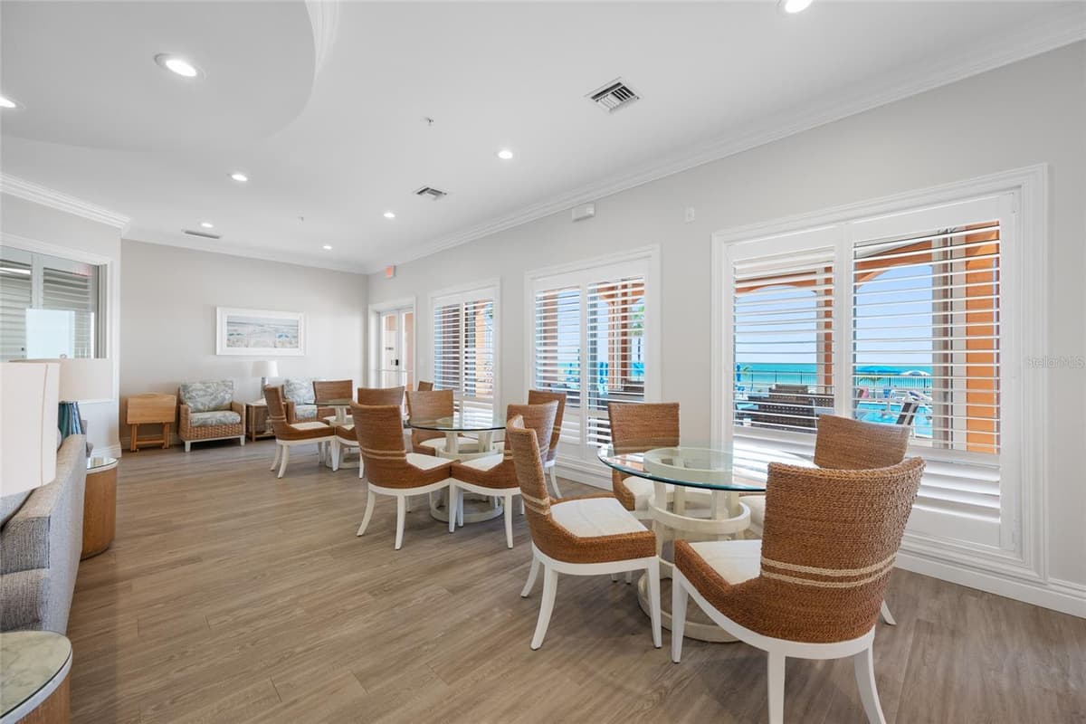 16550 GULF BOULEVARD — photo 31 of 39