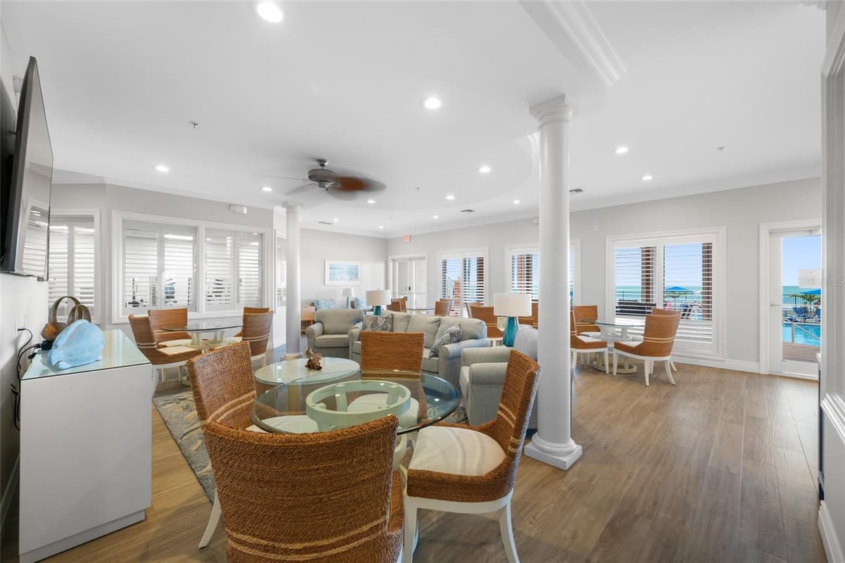 16550 GULF BOULEVARD — photo 33 of 39