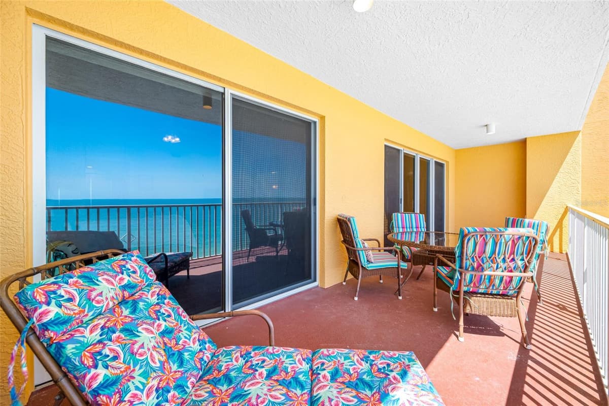 16550 GULF BOULEVARD — photo 20 of 39