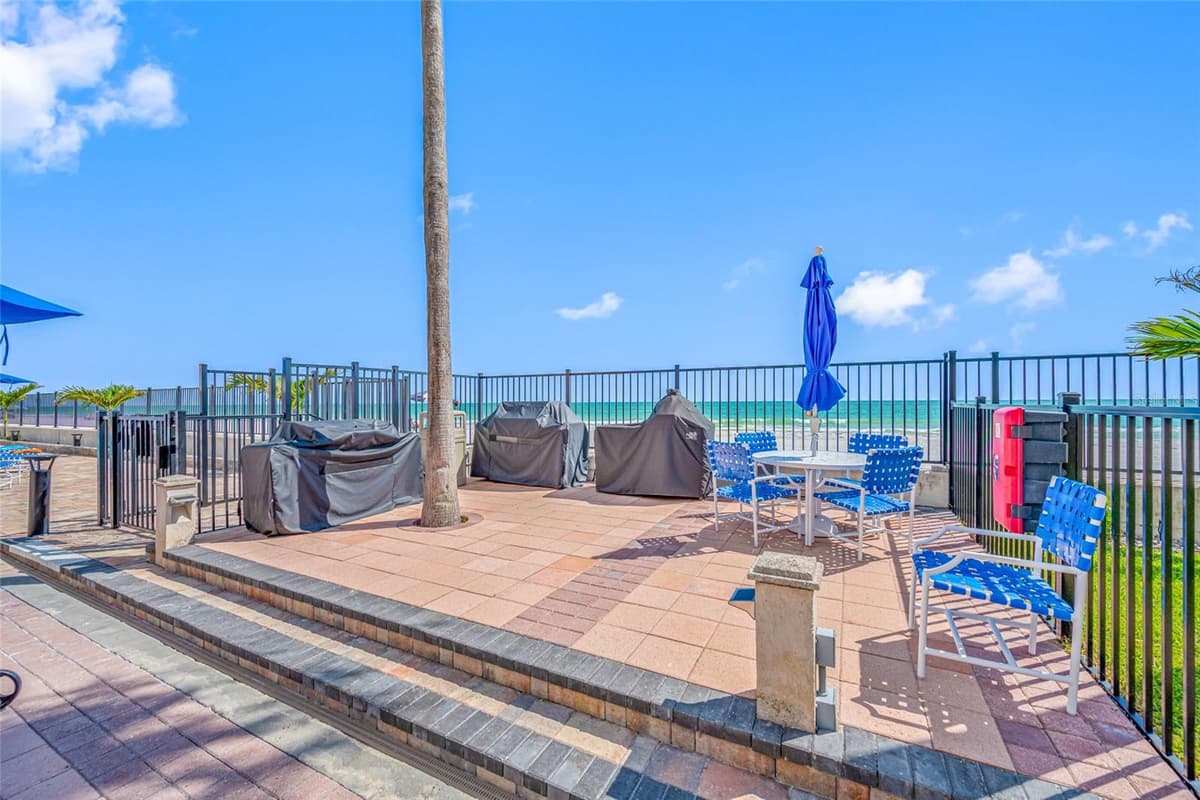 16550 GULF BOULEVARD — photo 36 of 39