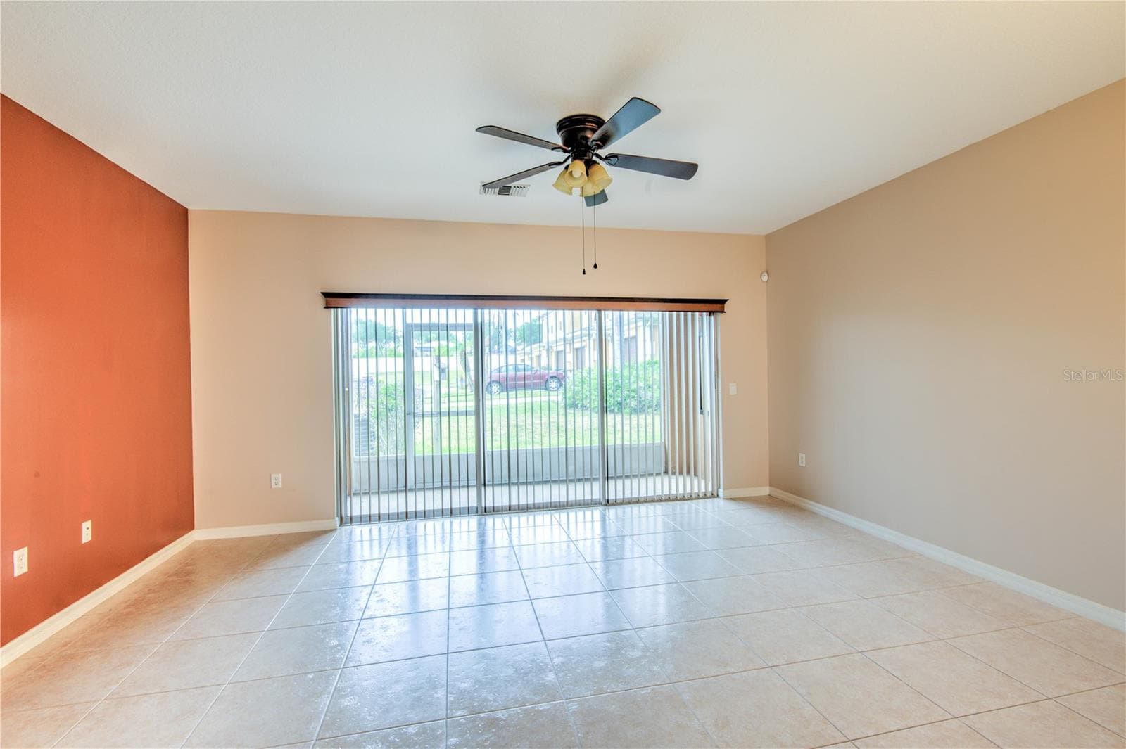 282 BEXLEY DRIVE — photo 10 of 24