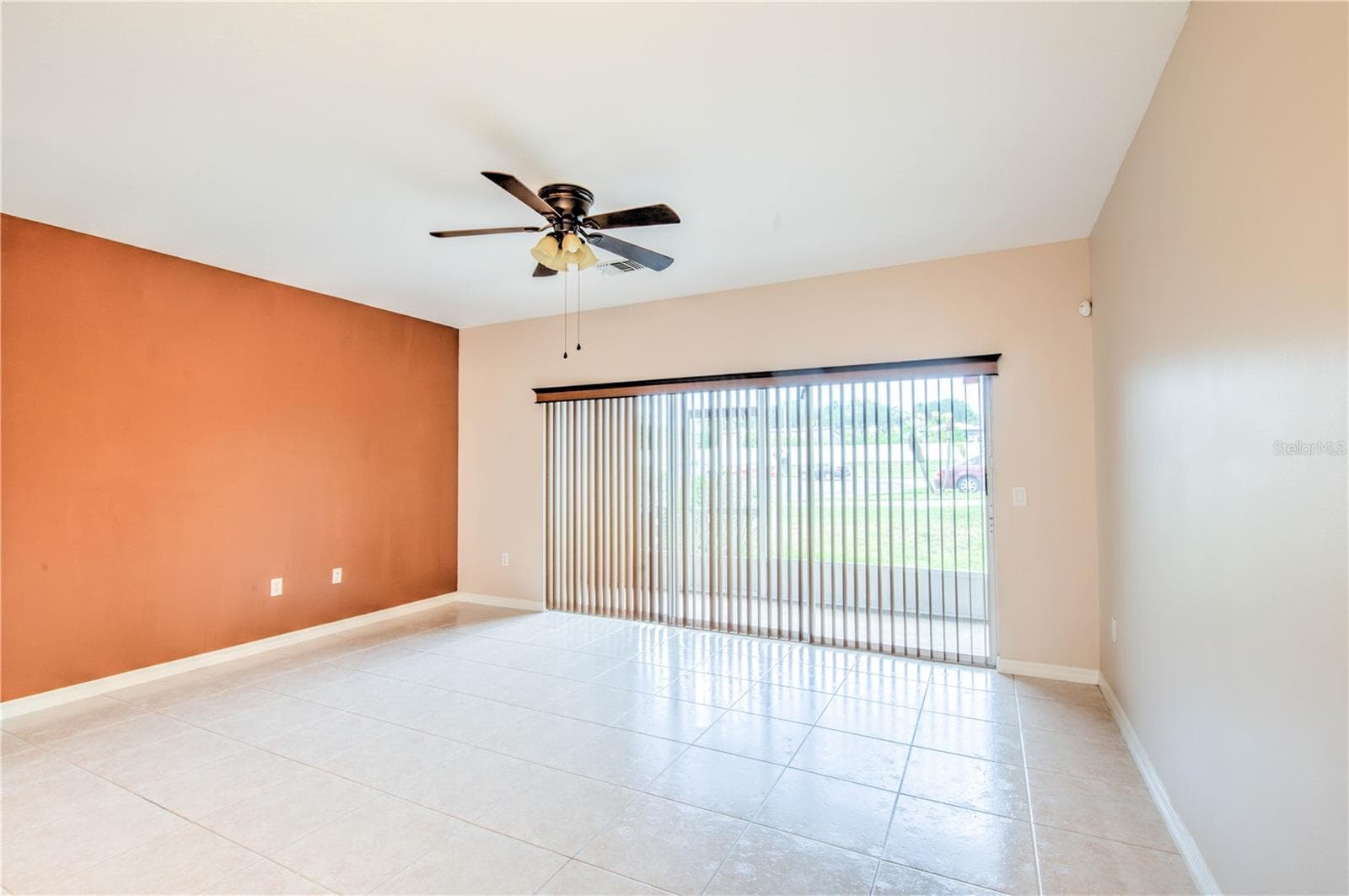 282 BEXLEY DRIVE — photo 11 of 24