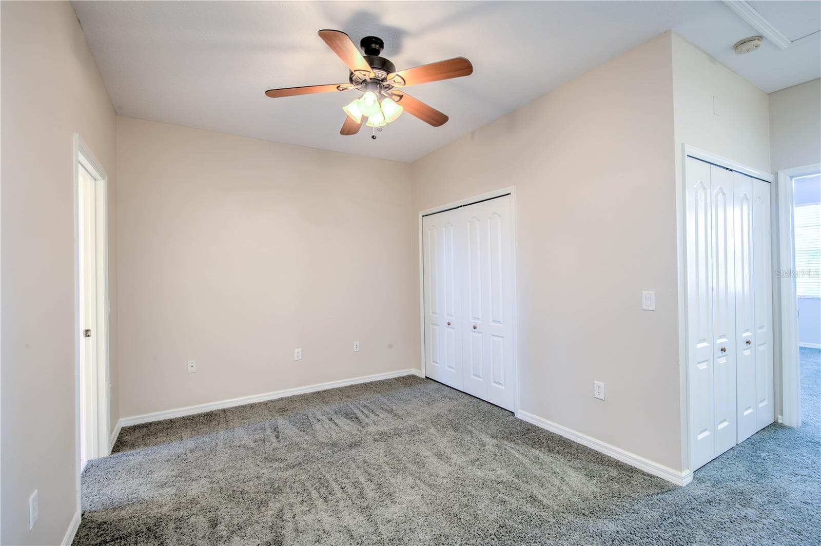 282 BEXLEY DRIVE — photo 22 of 24