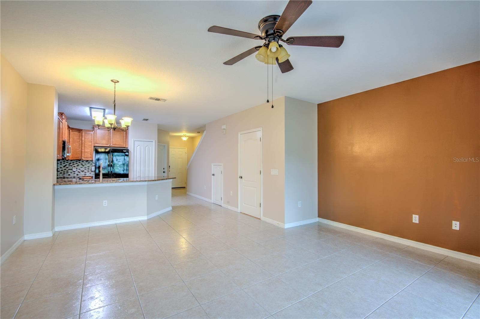 282 BEXLEY DRIVE — photo 9 of 24