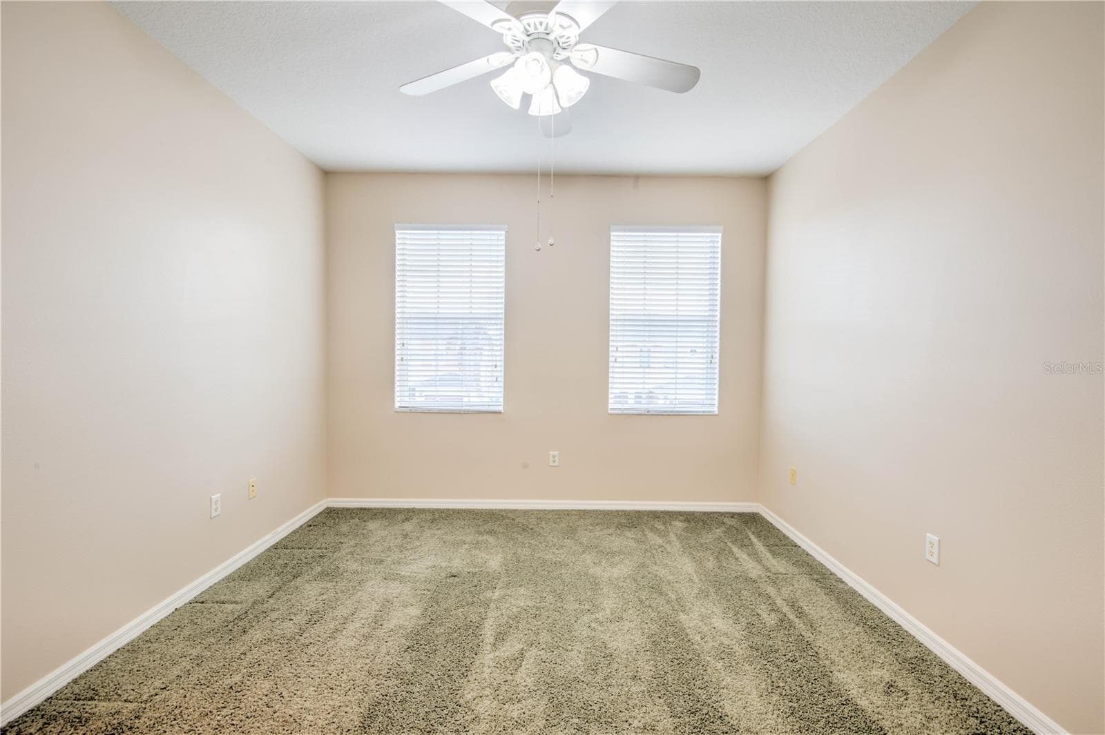 282 BEXLEY DRIVE — photo 16 of 24