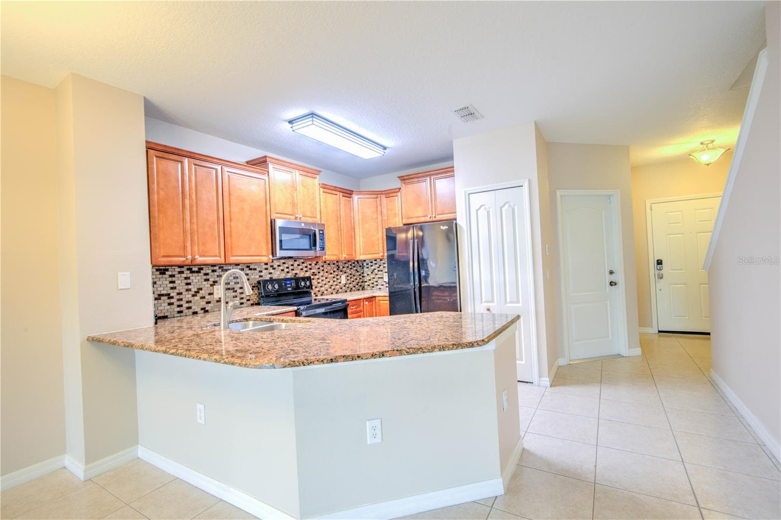 282 BEXLEY DRIVE — photo 6 of 24