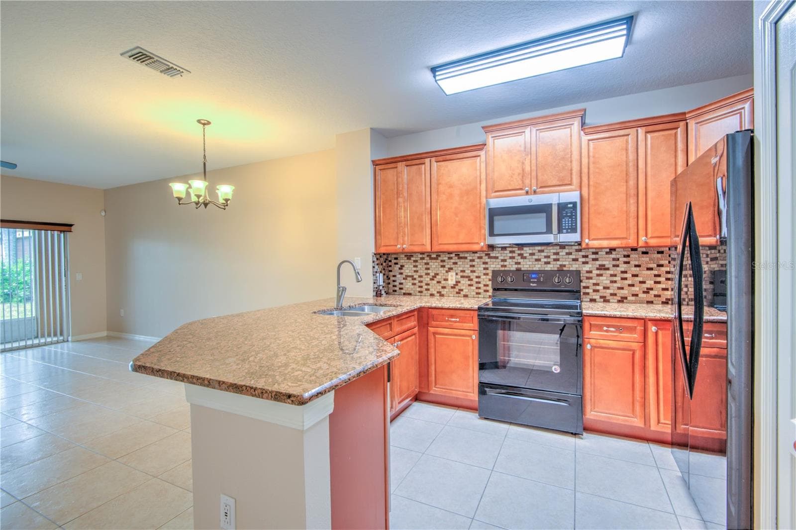 282 BEXLEY DRIVE — photo 5 of 24