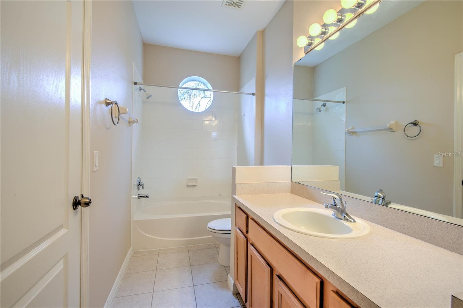 282 BEXLEY DRIVE — photo 23 of 24