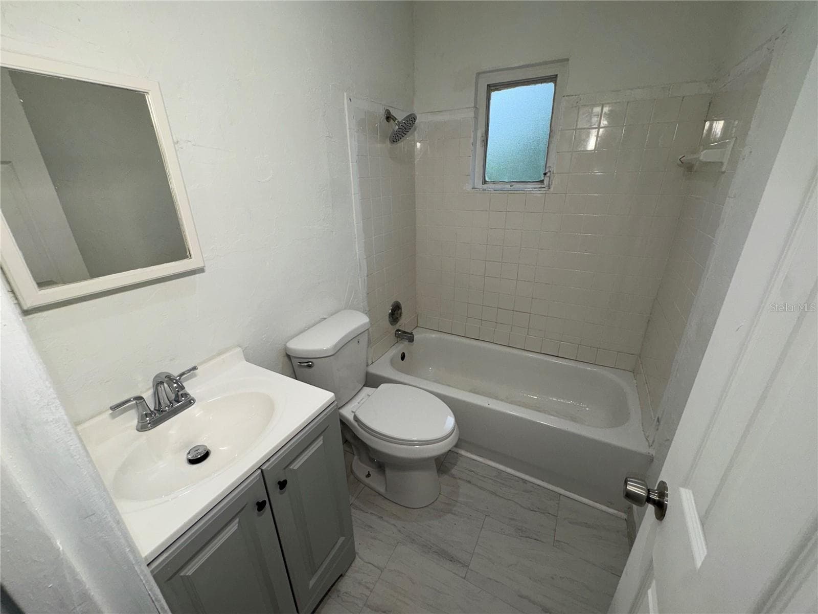 521 SHOWALTER AVENUE — photo 3 of 7