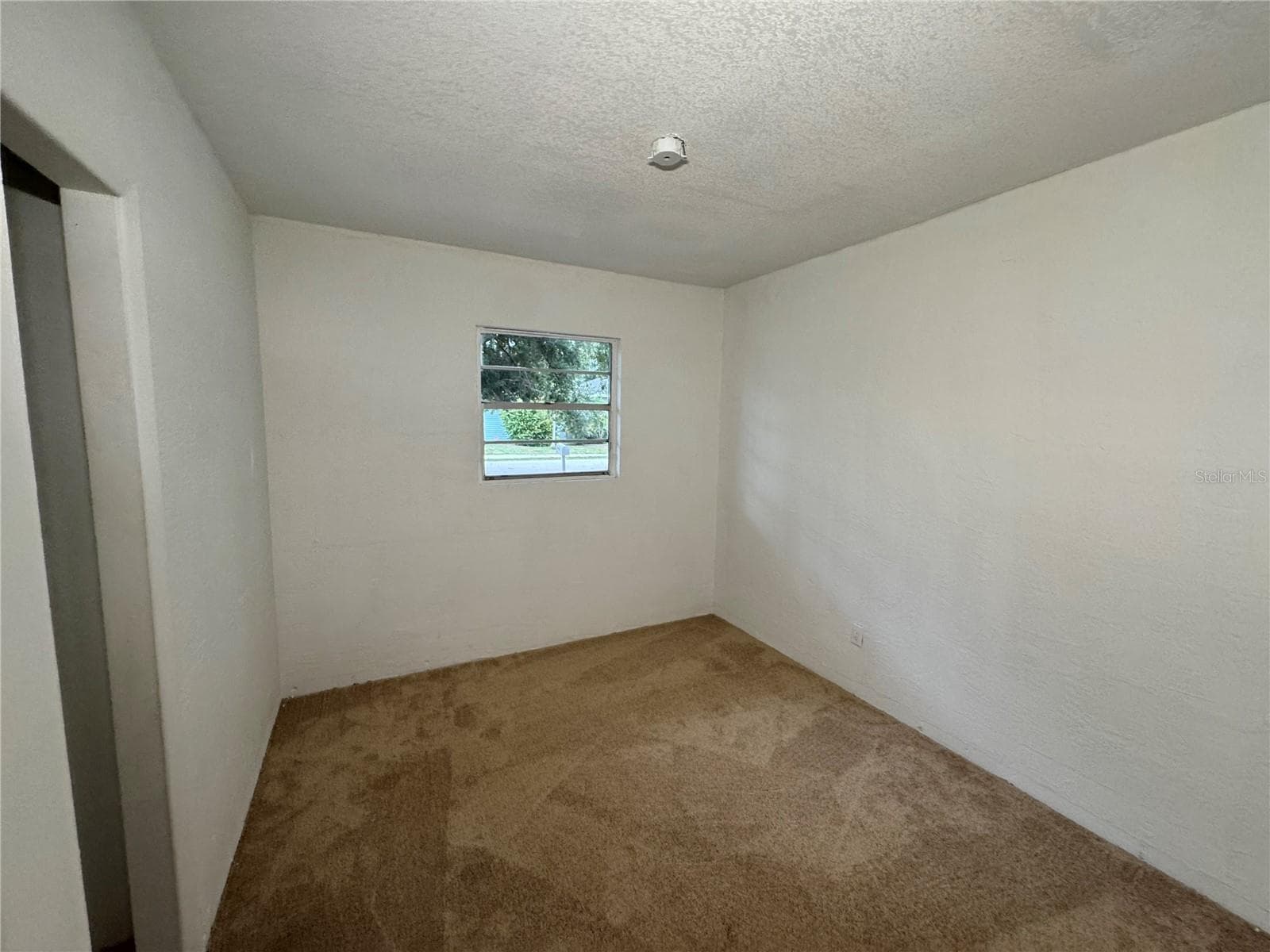 521 SHOWALTER AVENUE — photo 5 of 7